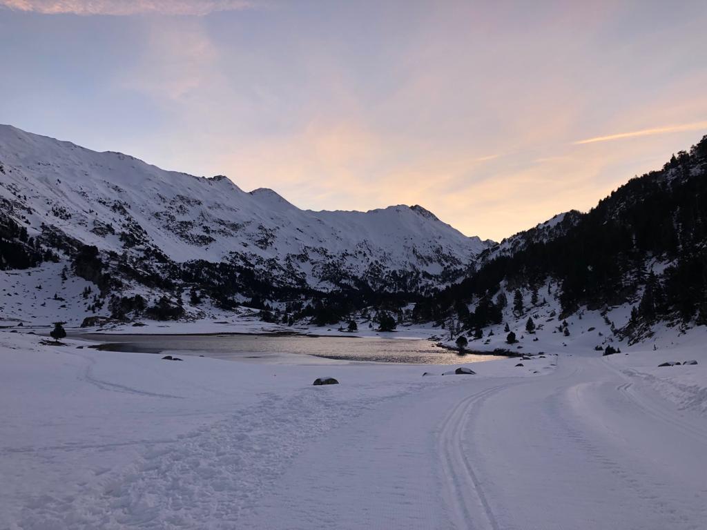 Los Espacios Nórdicos resisten al anticiclón con más de 20 kilómetros esquiables